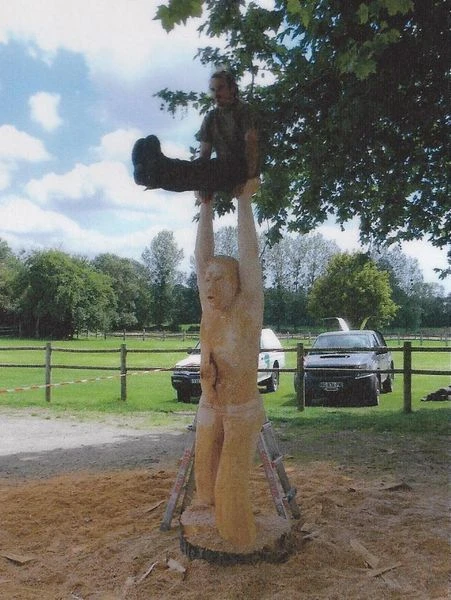 LULIEN-SUR-SA-SCULPTURE.jpg